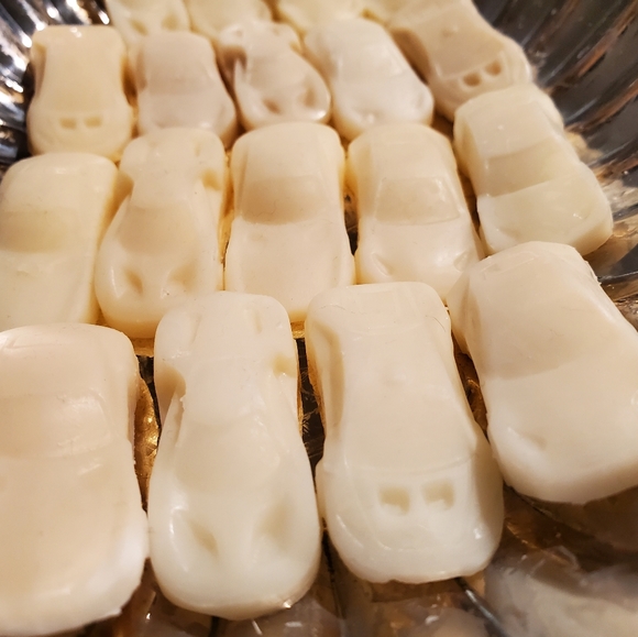 Home Made Other - 🎂 12 Car Wax Melts ~ Birthday Cake Scent ~ Home Made Car Wax Melts